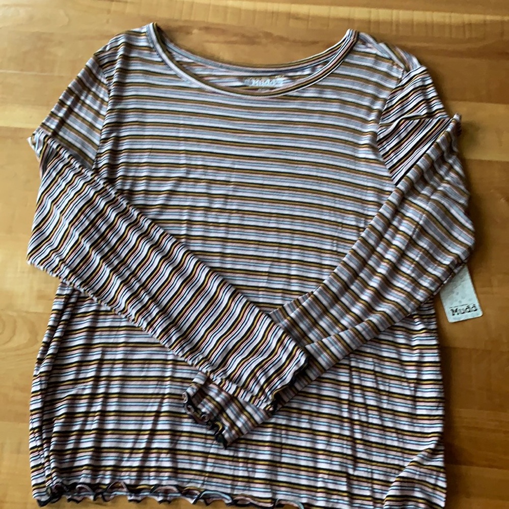 Women’s Mudd long sleeve tee.  Size L.